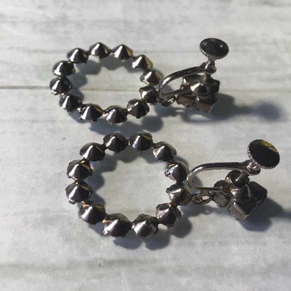 Circle drop statement earrings - Picture 3 of 5